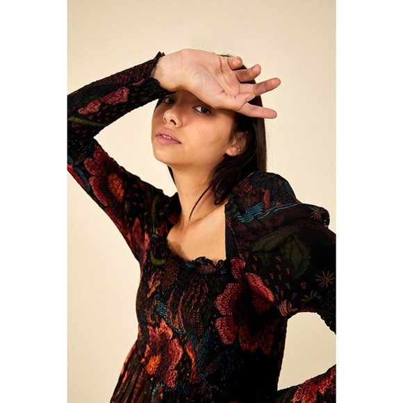 Farm Rio Black River Creatures Smocked Blouse X-Small - Picture 4 of 14